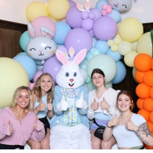 Jamo's Live Servers with the Easter Bunny
